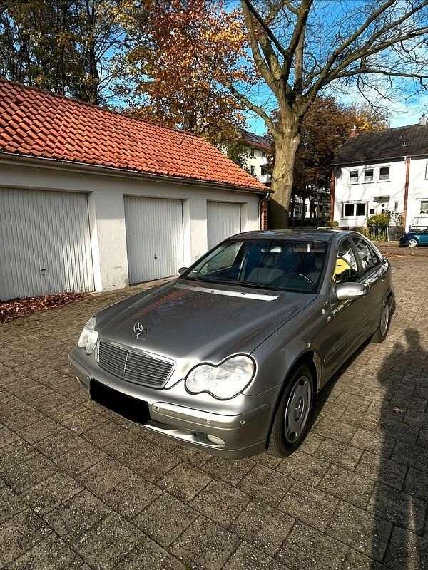 Gebraucht 2004 Mercedes C180 Limousine | 4.000 € (Fairer Preis) - Bild 1/4