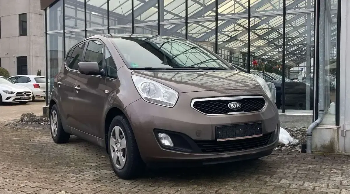 Gebraucht Kia Venga Spirit 125 PS (91 kW) 2013 Braun Kleinwagen