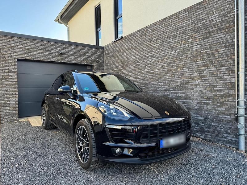 Schwarz Gebraucht 2018 Porsche Macan S SUV | 43.000 € (Guter Preis) - Bild 1/4