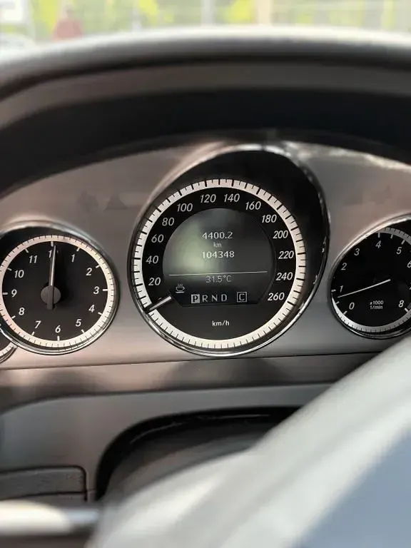 Gebraucht Mercedes E250 Avantgarde 204 PS (150 kW) 2009 Schwarz Coupé
