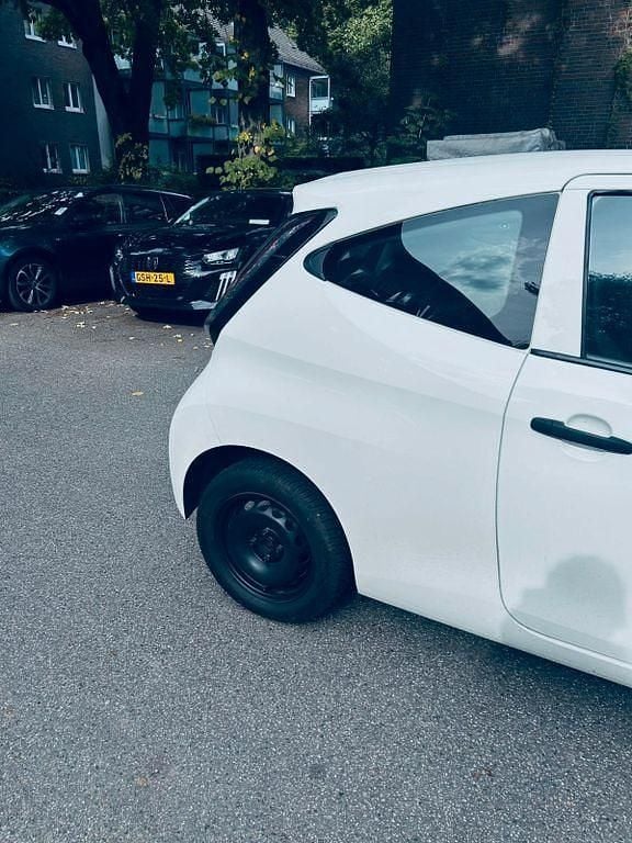 Gebraucht Toyota Aygo Edition-S 69 PS (50 kW) 2017 Weiß Kleinwagen