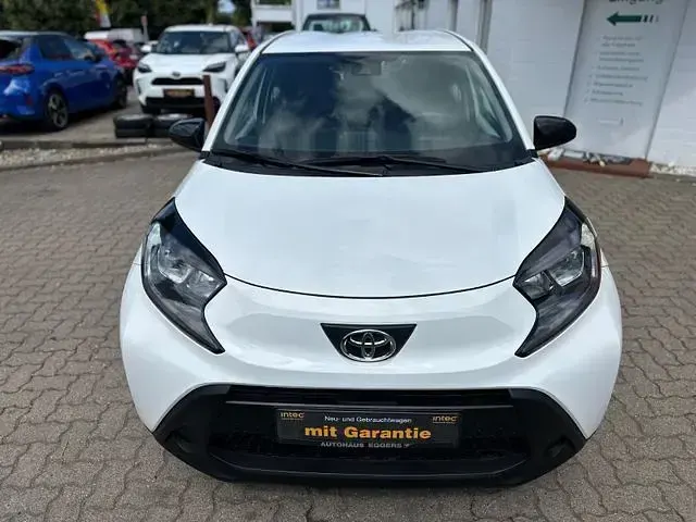 Gebraucht Toyota Aygo X X-play 72 PS (52 kW) 2022 Weiß SUV