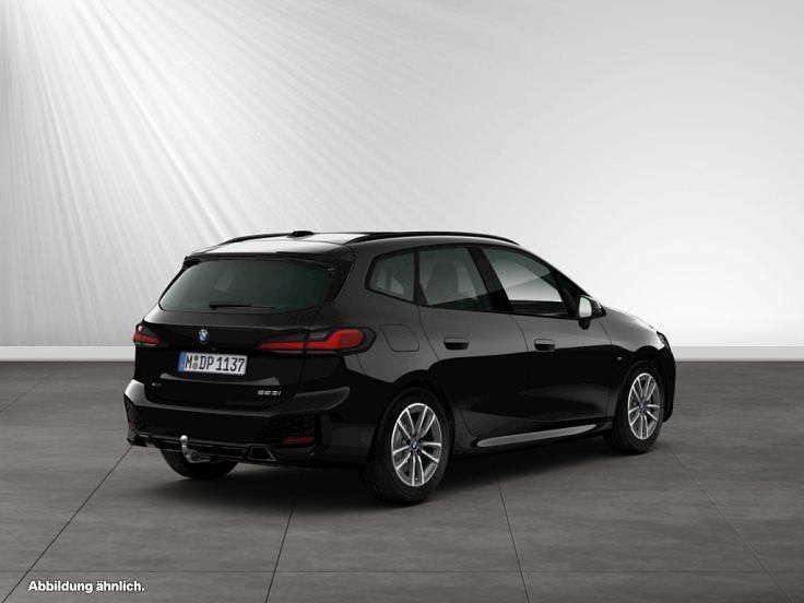 Gebraucht BMW 223 Active Tourer Efficient Dynamics 218 PS (160 kW) 2025 Saphirschwarz metallic Van / Kleinbus