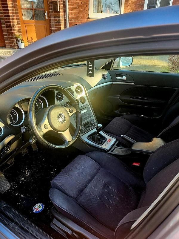 Gebraucht Alfa Romeo 159 185 PS (136 kW) 2013 Silber Limousine