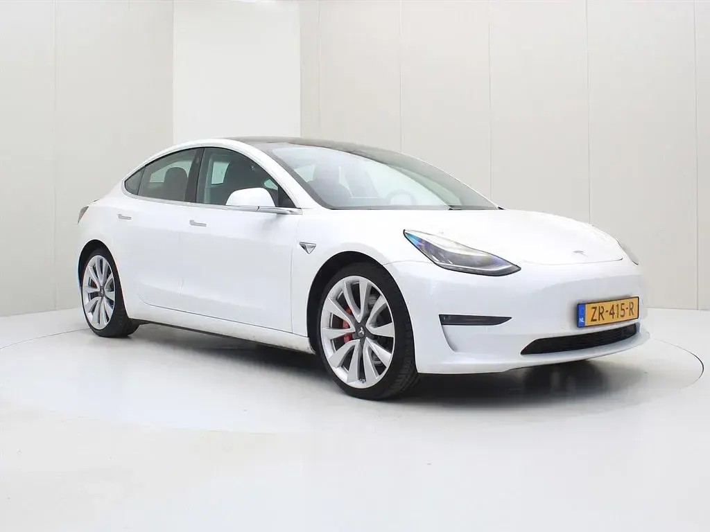 Usado Tesla Model 3 Performance 258 kW (351 HP) 2019 Branco Sedan