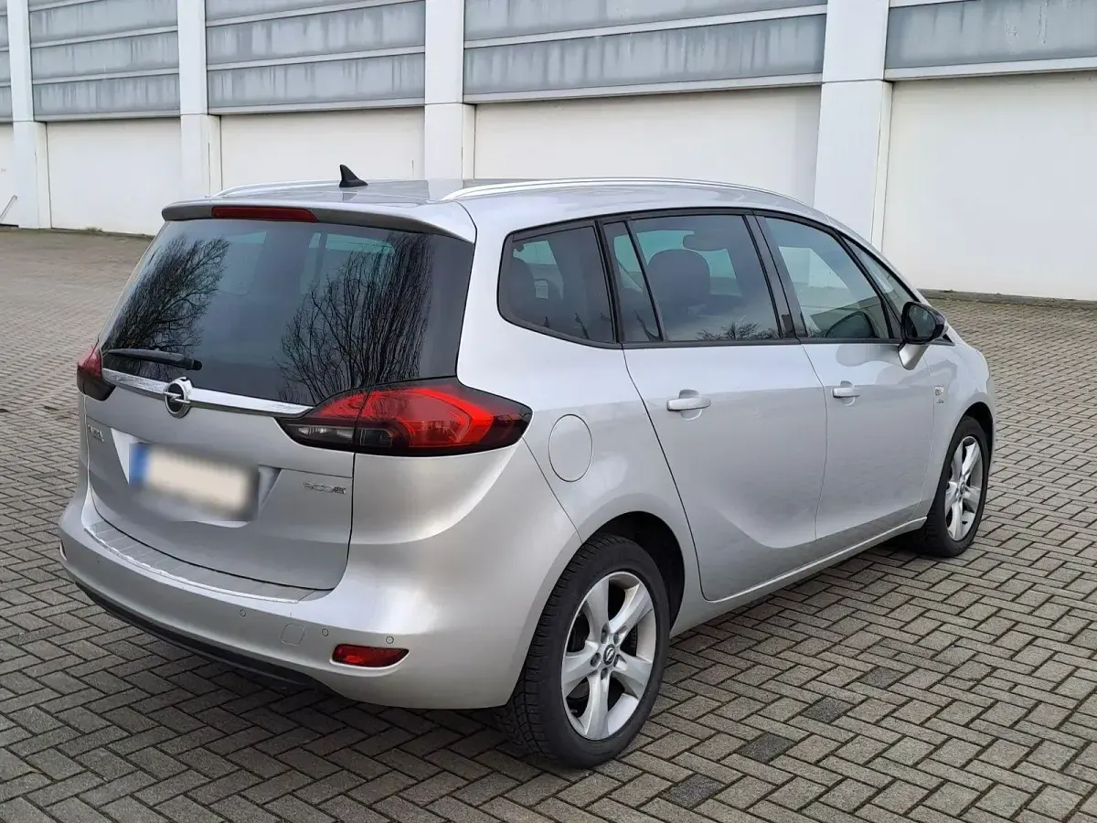 Gebraucht Opel Zafira Tourer Active 150 PS (110 kW) 2014 Silber Van / Kleinbus