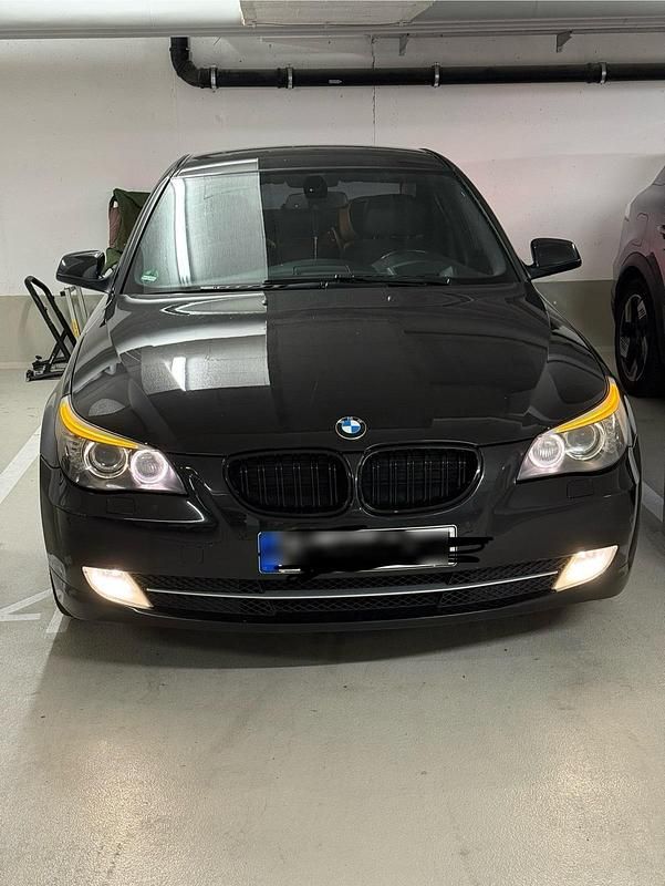 Schwarz Gebraucht 2009 BMW 520 Limousine | 7.850 € (Etwas zu teuer) - Bild 1/4