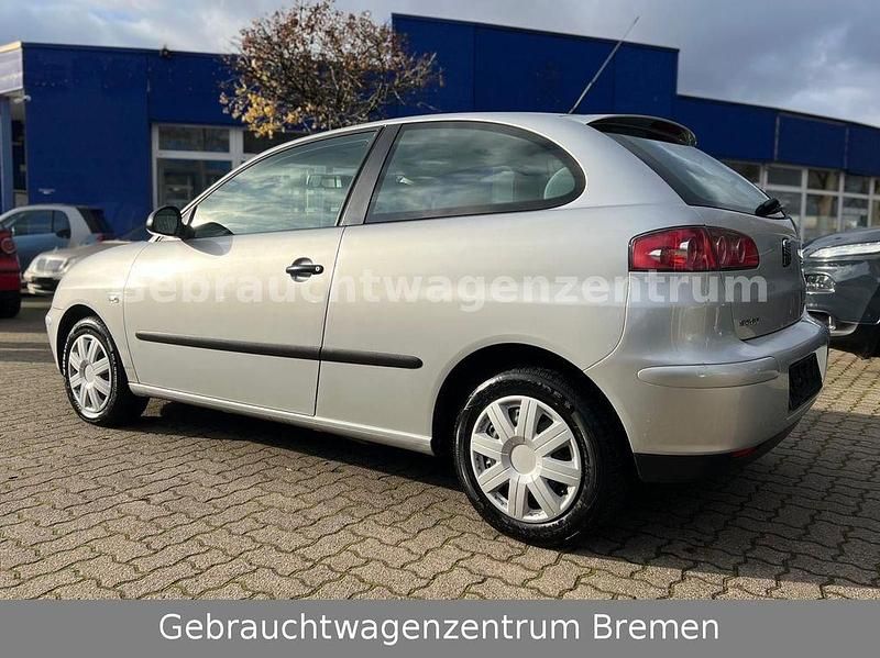 Gebraucht Seat Ibiza Fresh 75 PS (55 kW) 2004 Silber Limousine