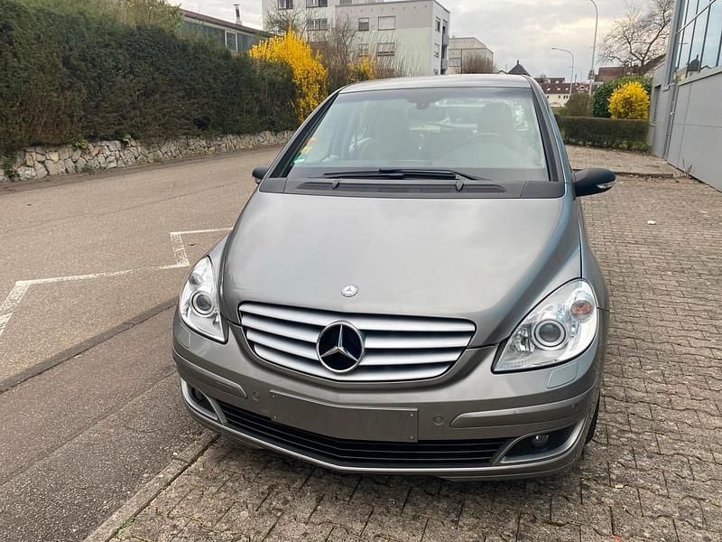 Gebraucht Mercedes B200 136 PS (100 kW) 2007 Grau Van / Kleinbus