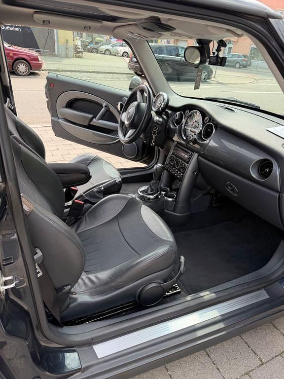 Second-hand Mini Cooper 116 CP (85 kW) 2004 Negru Hatchback