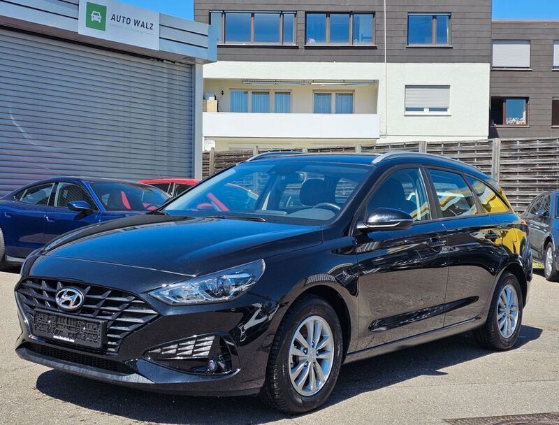 Schwarz Gebraucht 2023 Hyundai i30 Comfort Kombi | 17.600 € (Guter Preis) - Bild 1/4