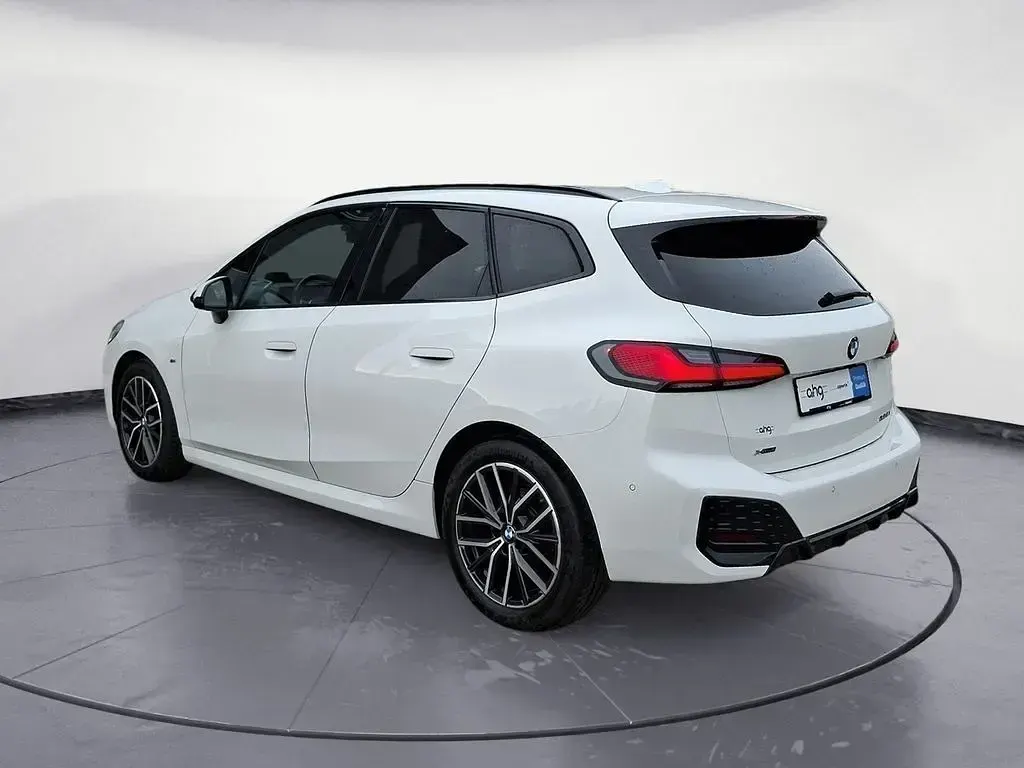 Gebraucht BMW 223 Active Tourer Performance 197 PS (144 kW) 2023 Weiß Van / Kleinbus