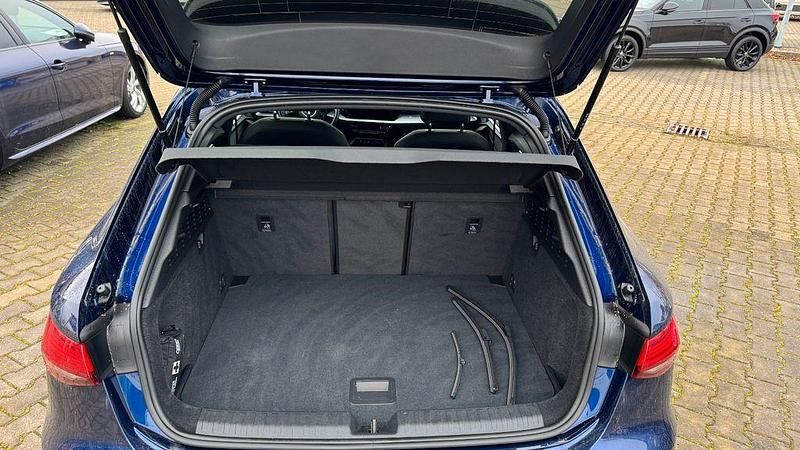 Gebraucht Audi A3 Advanced 116 PS (85 kW) 2022 Blau Limousine