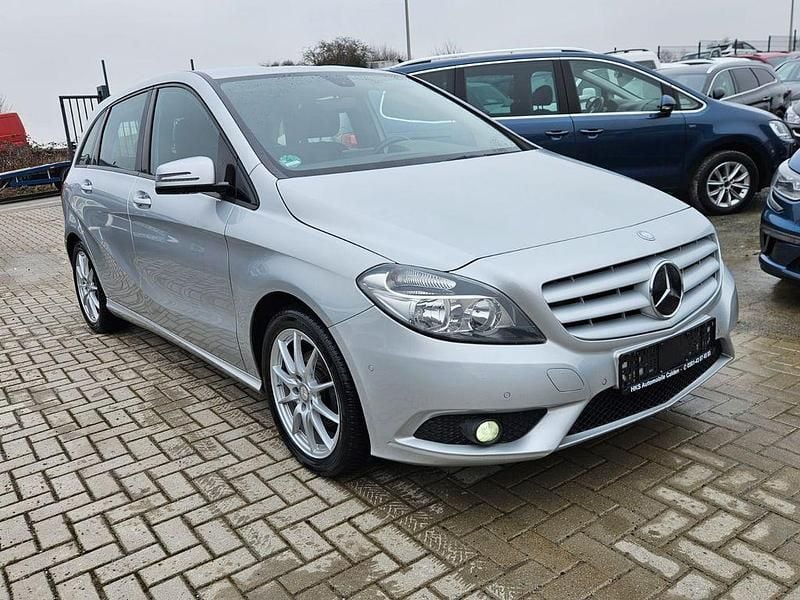 Gebraucht Mercedes B180 109 PS (80 kW) 2013 Silber Van / Kleinbus