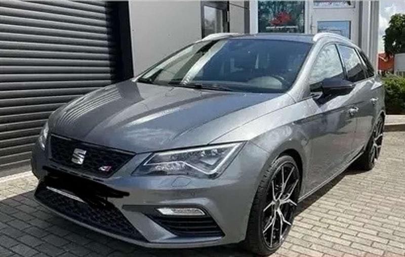 Grau Gebraucht 2018 Seat Leon ST Kombi | 19.425 € (Fairer Preis) - Bild 1/4