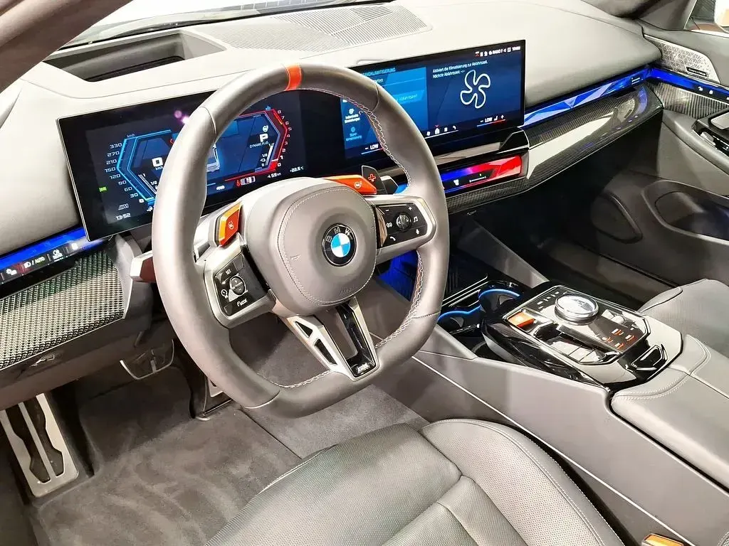 Gebraucht BMW M5 Sport Line 727 PS (534 kW) 2025 Grau Limousine