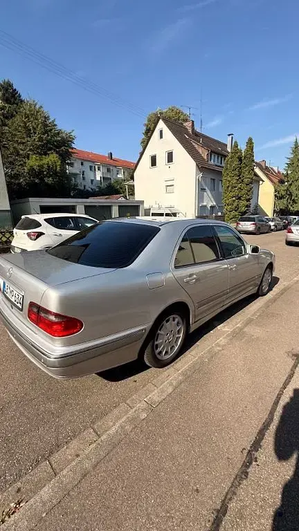 Gebraucht Mercedes E200 Classic 163 PS (119 kW) 2000 Silber Limousine