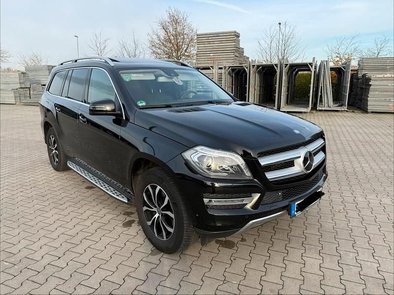 Schwarz Gebraucht 2016 Mercedes GL350 SUV | 25.585 € (Superpreis) - Bild 1/4