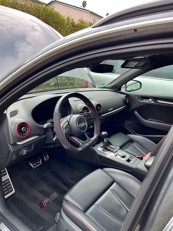 Gebraucht Audi RS3 Ambiente 400 PS (294 kW) 2018 Grau Limousine