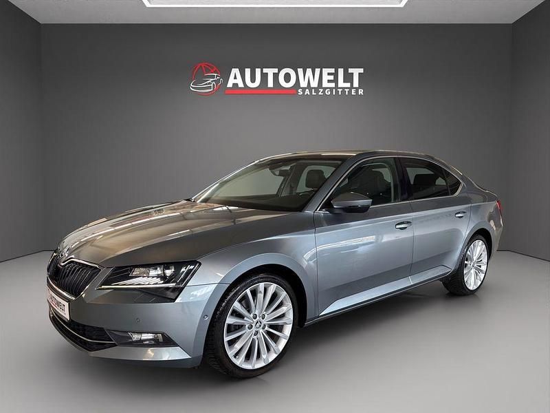 Grau Gebraucht 2017 Skoda Superb Style Limousine | 18.400 € (Etwas zu teuer) - Bild 1/4