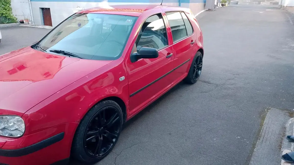 Używany VW Golf IV 75 KM (55 kW) 2002 Czerwony Hatchback