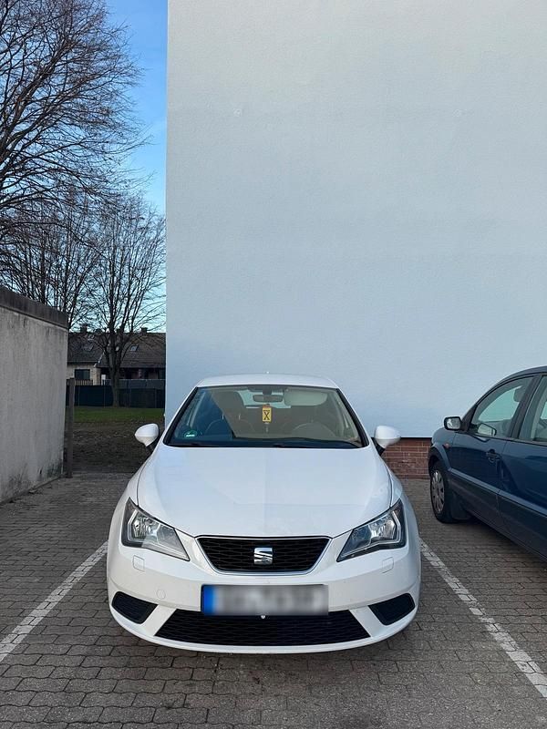 Weiß Gebraucht 2017 Seat Ibiza Kleinwagen | 6.500 € (Fairer Preis) - Bild 1/4