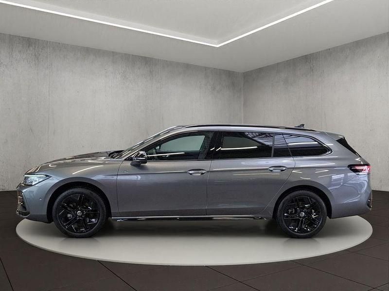 Neu VW Passat R-line 150 PS (110 kW) 2026 Grau Kombi