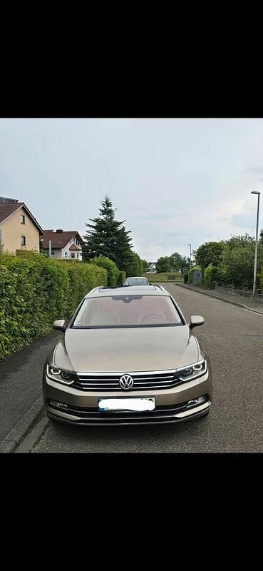 Gold Gebraucht 2015 VW Passat Comfortline Kombi | 13.900 € (Fairer Preis) - Bild 1/4