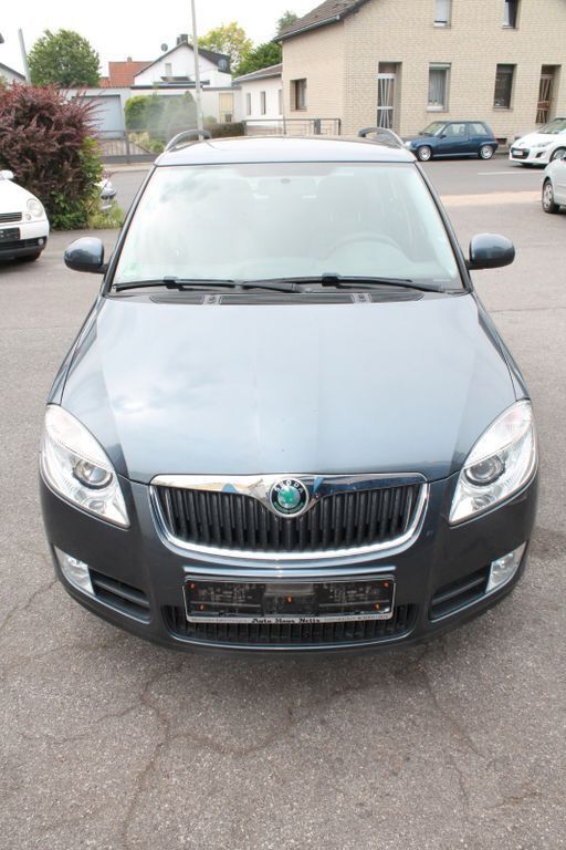 Grau Gebraucht 2009 Skoda Fabia Elegance Kombi | 2.650 € (Guter Preis) - Bild 1/4
