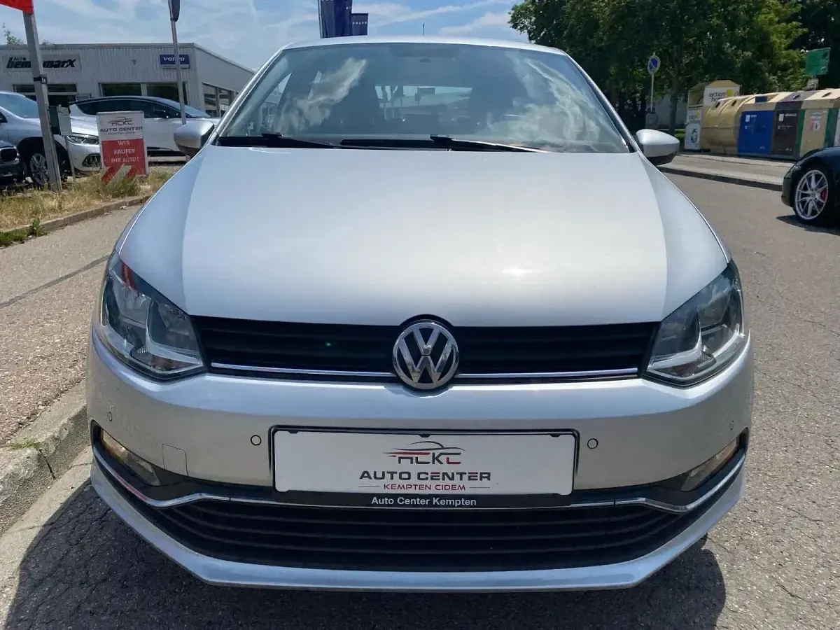 Gebraucht VW Polo Comfortline 90 PS (66 kW) 2015 Silber Kleinwagen