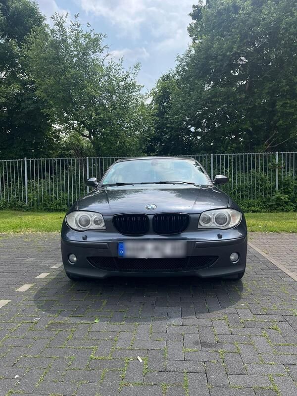 Grau Gebraucht 2006 BMW 118 Kleinwagen | 2.700 € (Fairer Preis) - Bild 1/4