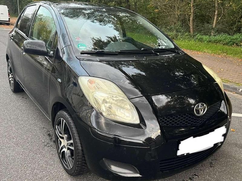Schwarz Gebraucht 2009 Toyota Yaris Sol Limousine | 3.500 € (Fairer Preis) - Bild 1/4