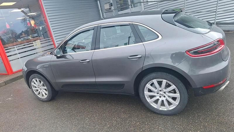 Gebraucht Porsche Macan 258 PS (189 kW) 2015 Grau SUV