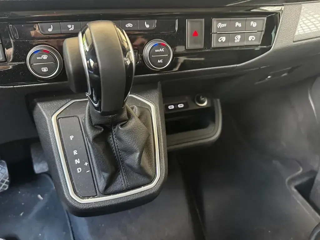 Gebraucht VW Multivan 199 PS (146 kW) 2021 Schwarz Van / Kleinbus