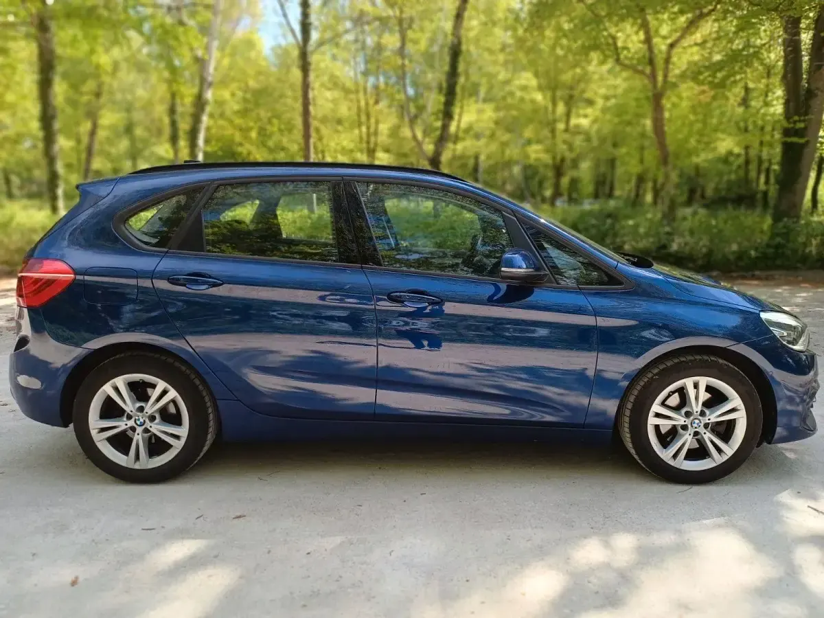 Gebraucht BMW 218 Active Tourer Sport Line 150 PS (110 kW) 2021 Blau Van / Kleinbus