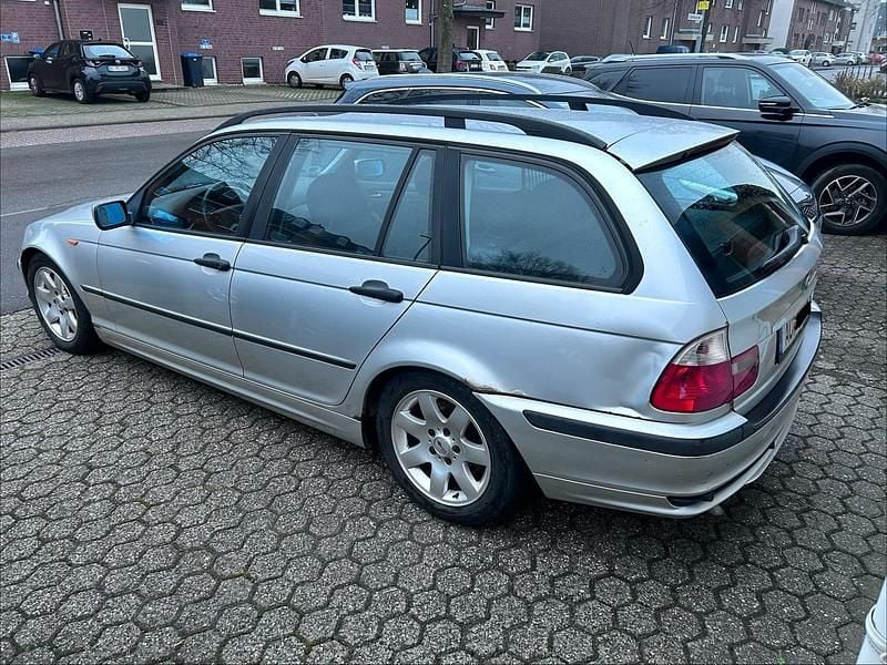 Gebraucht BMW 320 150 PS (110 kW) 2004 Silber Kombi