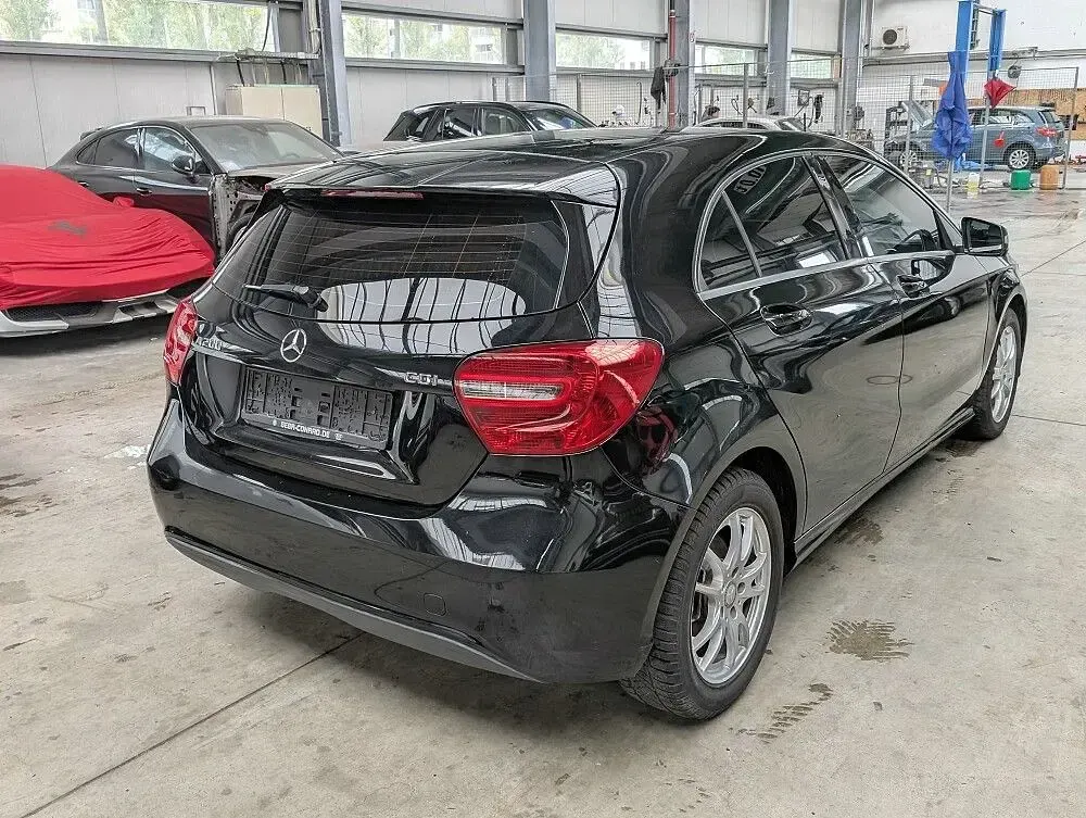 Gebraucht Mercedes A200 136 PS (100 kW) 2014 Schwarz Kleinwagen