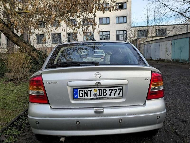 Gebraucht Opel Astra 125 PS (91 kW) 2002 Grau Limousine