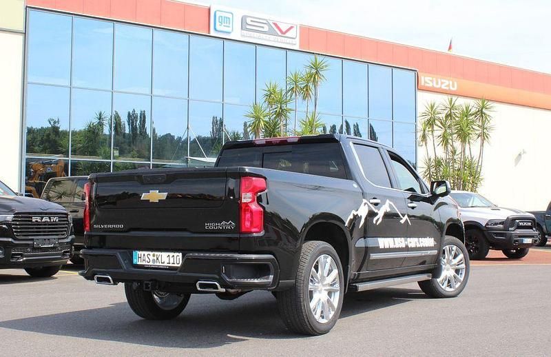 Gebraucht Chevrolet Silverado 309 PS (227 kW) 2025 Schwarz SUV