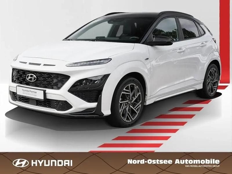 Atlas white / phantom black ro / Gebraucht 2023 Hyundai Kona N Line SUV | 18.490 € (Superpreis) - Bild 1/1