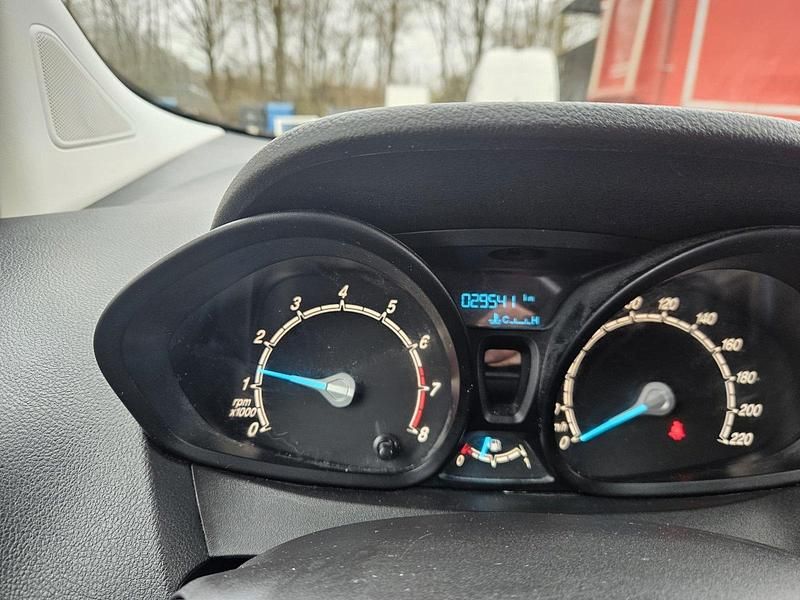 Second-hand Ford Transit 101 CP (74 kW) 2022 Alb Van