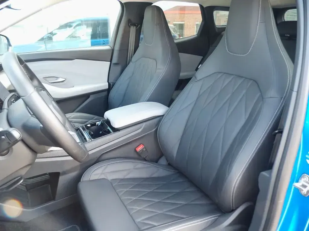 Gebraucht Ford Explorer Premium 210 kW (286 PS) 2025 Blue my mind SUV