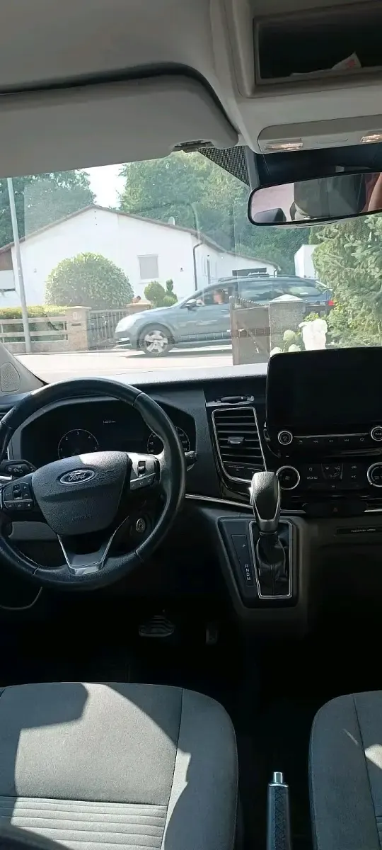 Gebraucht Ford Tourneo 131 PS (96 kW) 2019 Weiß Van / Kleinbus