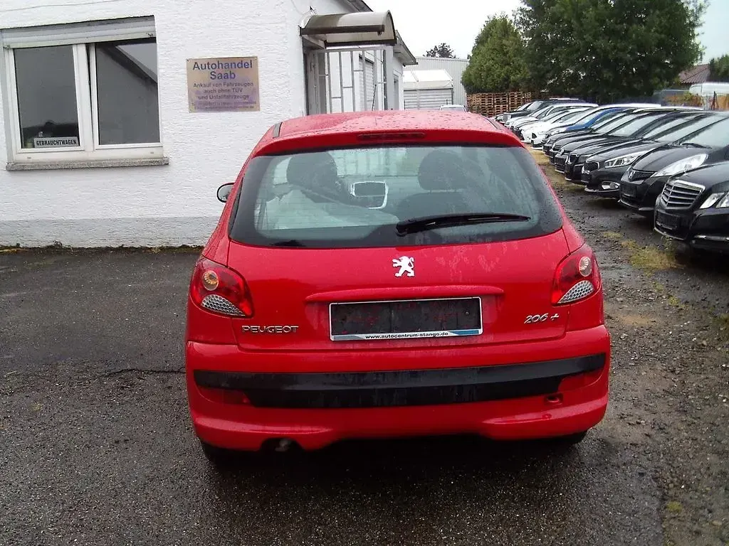 Gebraucht Peugeot 206 Basis 60 PS (44 kW) 2009 Rot Limousine