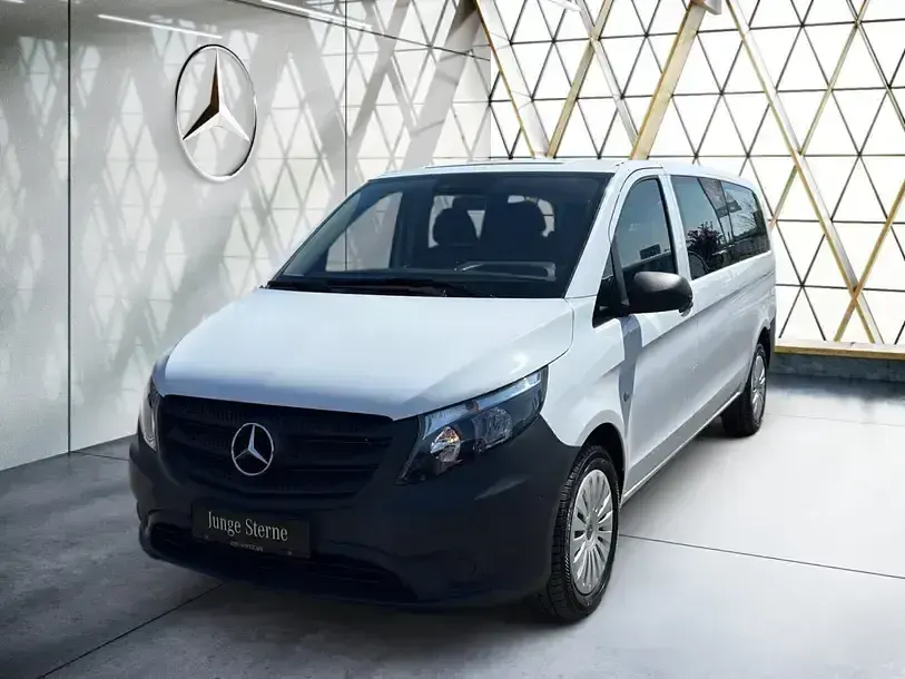 Gebraucht Mercedes Vito 190 PS (139 kW) 2023 Arktikweiß Van