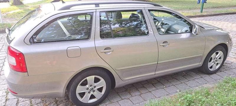 Gebraucht Skoda Octavia Active 105 PS (77 kW) 2012 Kombi