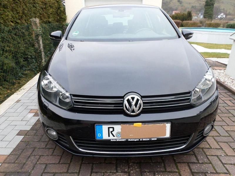 Schwarz Gebraucht 2011 VW Golf VI Highline Kleinwagen | 8.950 € (Teuer) - Bild 1/4