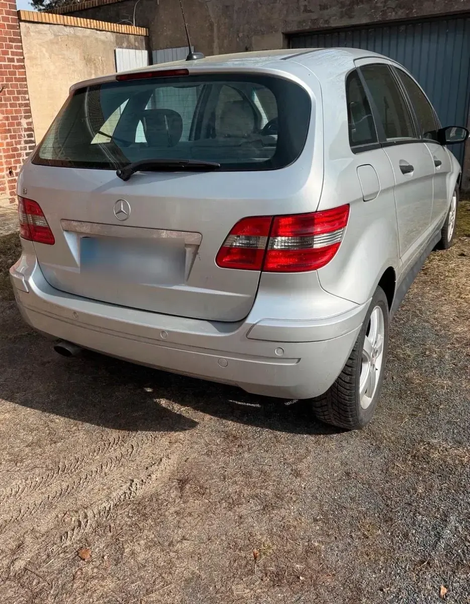 Gebraucht Mercedes B150 96 PS (70 kW) 2007 Silber Van / Kleinbus