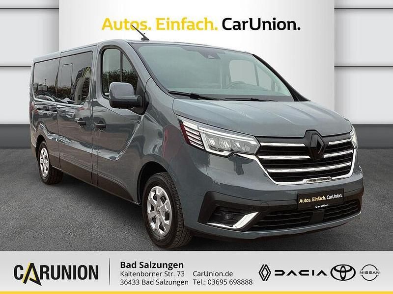 Gebraucht Renault Trafic Life 150 PS (110 kW) 2023 Grau Van / Kleinbus