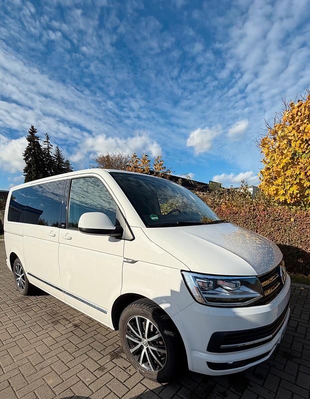 Weiß Gebraucht 2019 VW Multivan Van | 38.500 € (Fairer Preis) - Bild 1/4